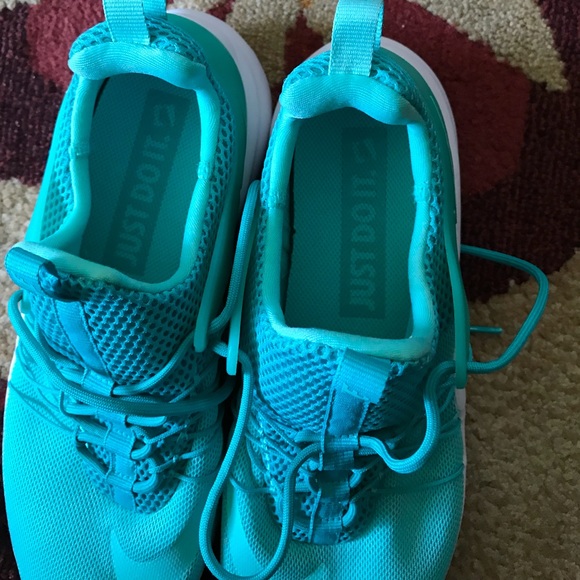 🌸🌸SOLD🌸🌸Turquoise Nike - Picture 7 of 8